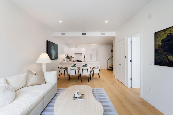 Photo 11 at TH1 - 135 E 13th Street, Central Lonsdale, North Vancouver