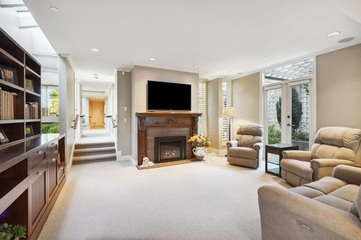 Photo 19 at 2406 Bellevue Avenue, Dundarave, West Vancouver