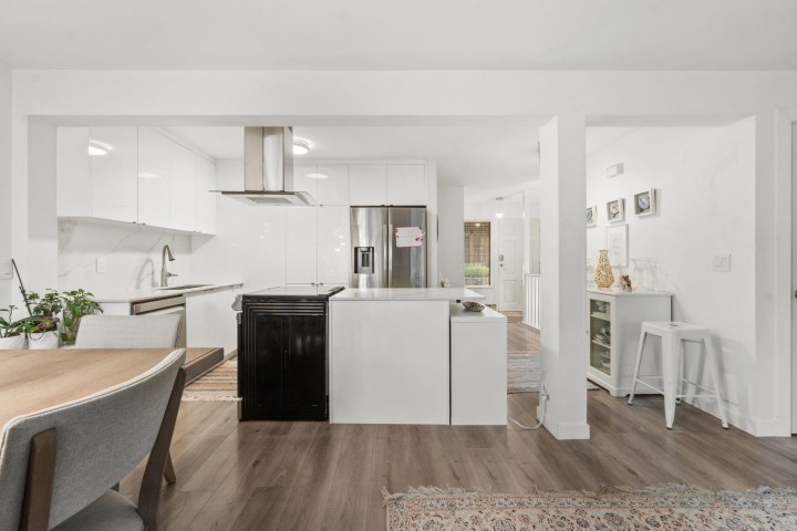 Photo 4 at 23 - 2133 St. Georges Avenue, Central Lonsdale, North Vancouver