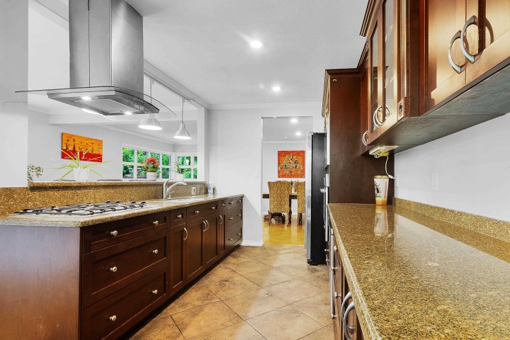 Photo 10 at 4540 Mountain Highway, Lynn Valley, North Vancouver