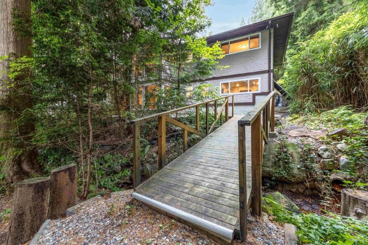 Photo 33 at 4540 Mountain Highway, Lynn Valley, North Vancouver