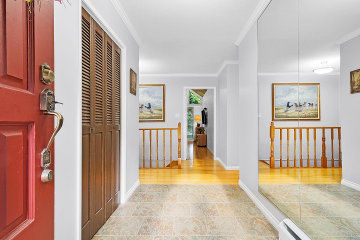 Photo 4 at 4540 Mountain Highway, Lynn Valley, North Vancouver