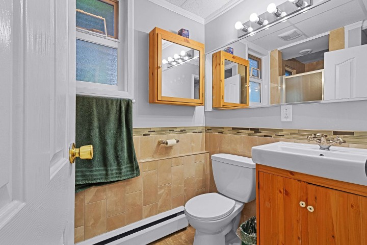 Photo 21 at 4540 Mountain Highway, Lynn Valley, North Vancouver