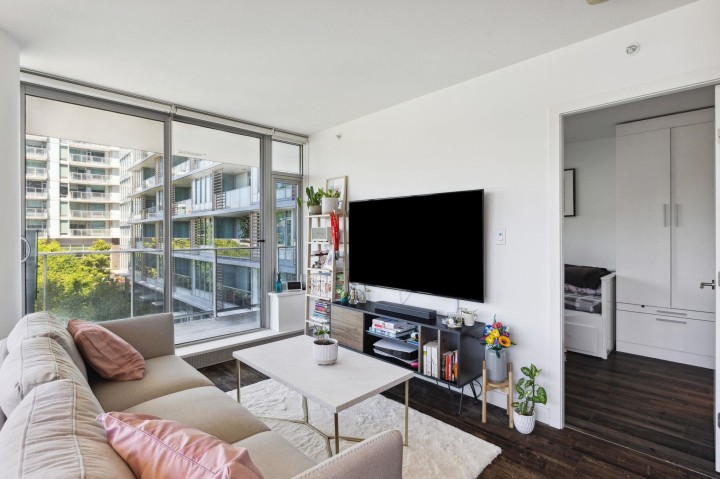 Photo 8 at 302 - 8131 Nunavut Lane, Marpole, Vancouver West