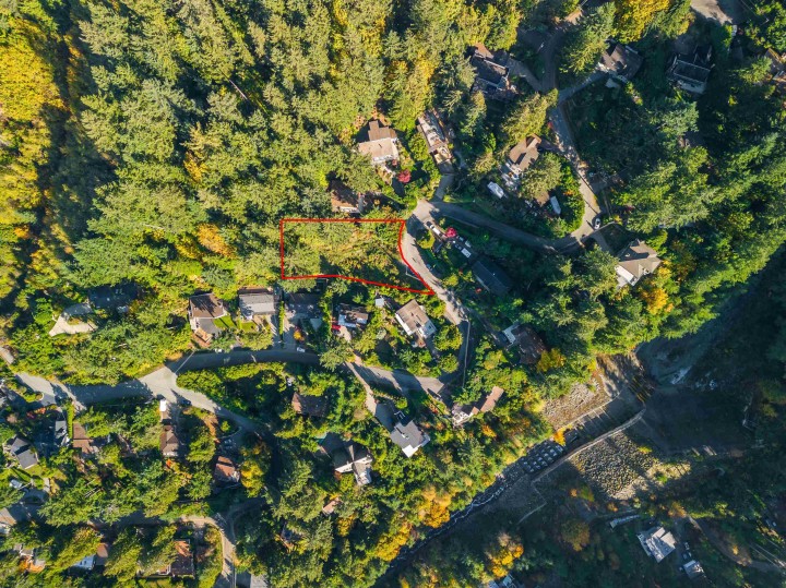 Photo 17 at 475 Bayview Road, Lions Bay, West Vancouver