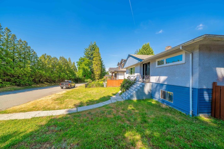 Photo 1 at 432 W 25th Street, Upper Lonsdale, North Vancouver