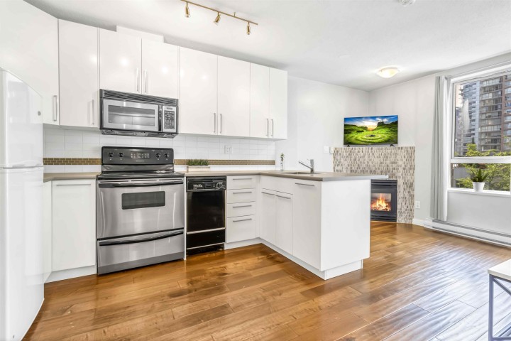 Photo 16 at 710 - 939 Homer Street, Yaletown, Vancouver West