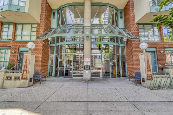 Photo 3 at 710 - 939 Homer Street, Yaletown, Vancouver West