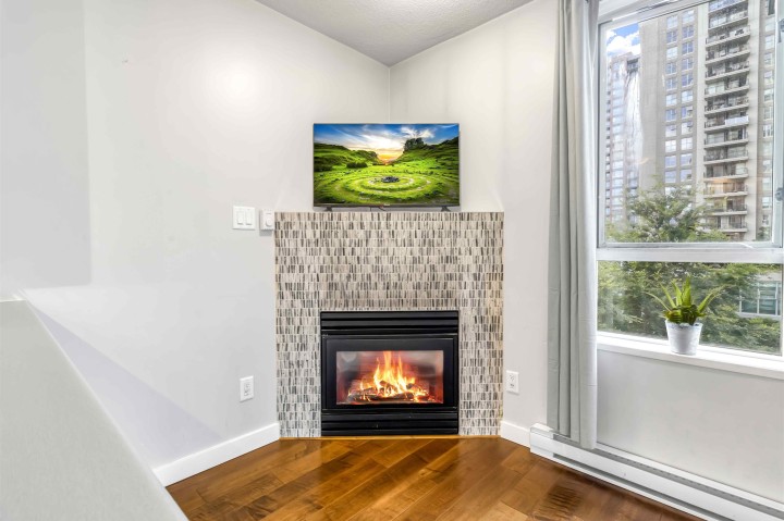 Photo 18 at 710 - 939 Homer Street, Yaletown, Vancouver West