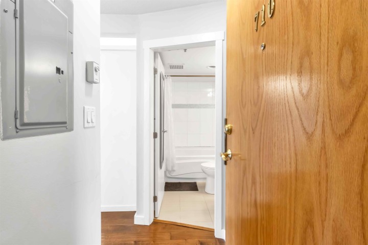 Photo 4 at 710 - 939 Homer Street, Yaletown, Vancouver West