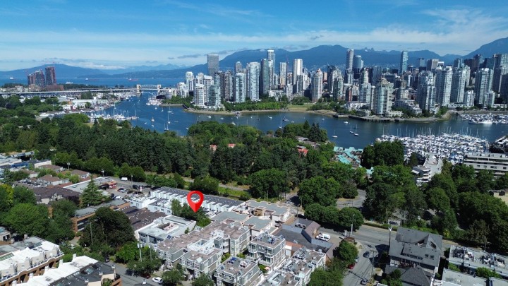 Photo 5 at 2216 Willow Street, Fairview VW, Vancouver West