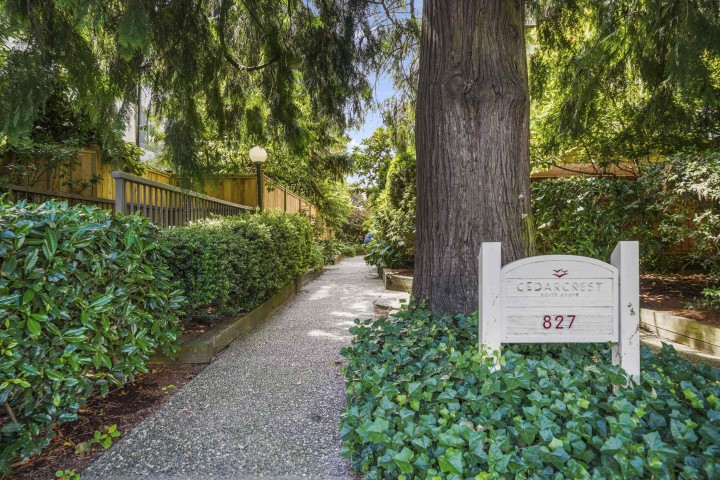 Photo 2 at 302 - 827 W 16 Street, Mosquito Creek, North Vancouver