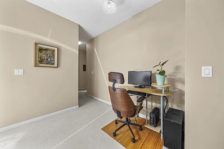 Photo 9 at 302 - 827 W 16 Street, Mosquito Creek, North Vancouver