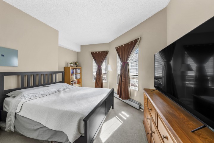 Photo 15 at 302 - 827 W 16 Street, Mosquito Creek, North Vancouver