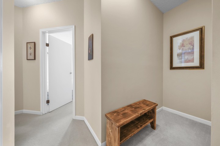 Photo 4 at 302 - 827 W 16 Street, Mosquito Creek, North Vancouver