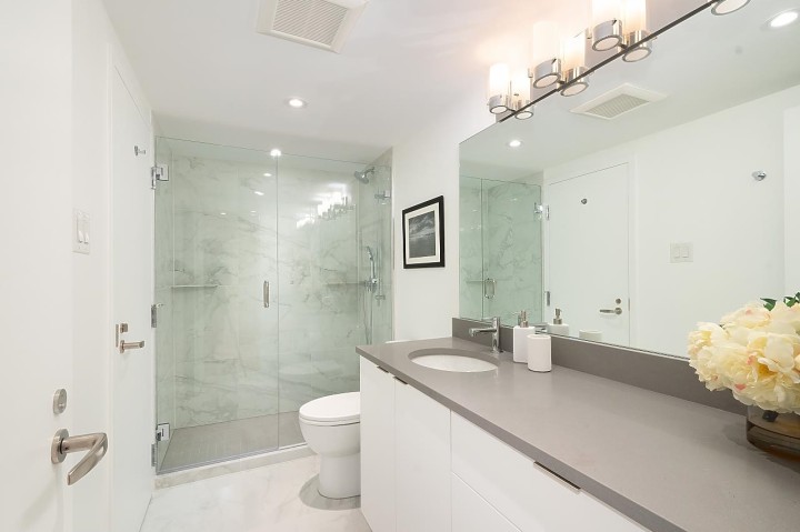 Photo 13 at 408 - 1470 Pennyfarthing Drive, False Creek, Vancouver West