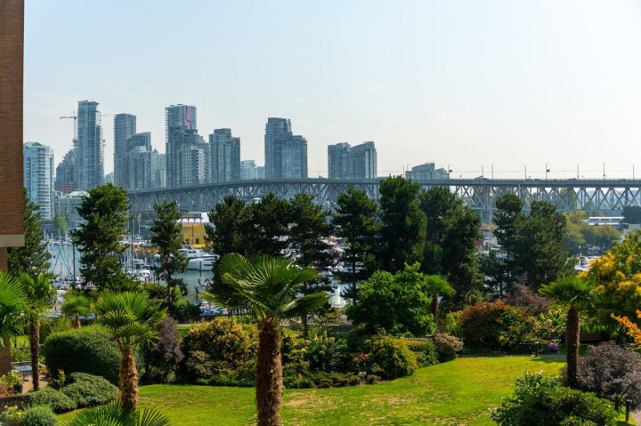 Photo 1 at 408 - 1470 Pennyfarthing Drive, False Creek, Vancouver West