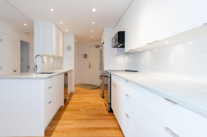 Photo 9 at 408 - 1470 Pennyfarthing Drive, False Creek, Vancouver West