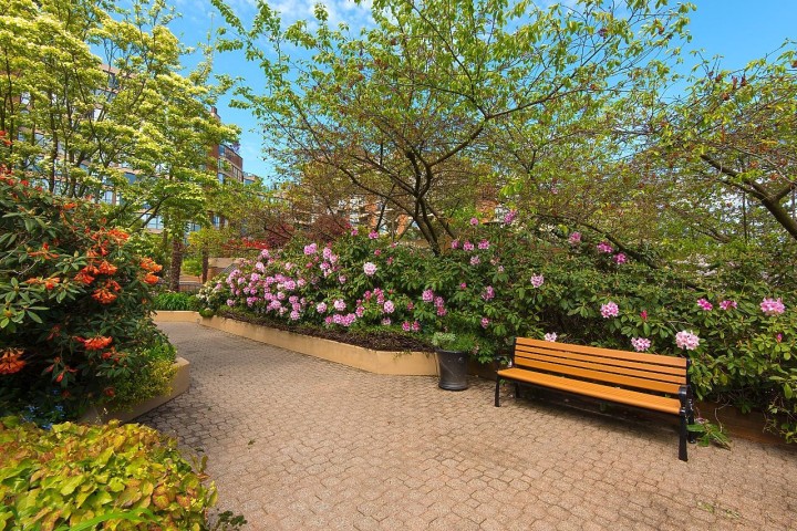 Photo 34 at 408 - 1470 Pennyfarthing Drive, False Creek, Vancouver West