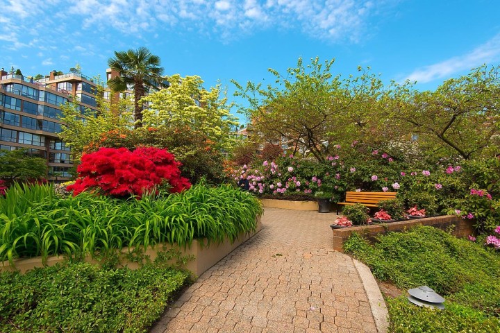 Photo 33 at 408 - 1470 Pennyfarthing Drive, False Creek, Vancouver West