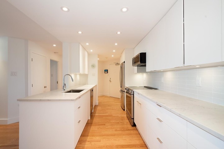 Photo 11 at 408 - 1470 Pennyfarthing Drive, False Creek, Vancouver West