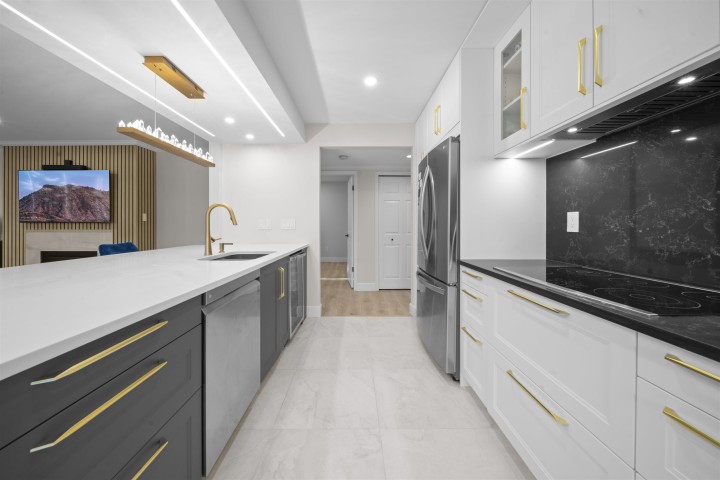 Photo 20 at 103 - 3399 Capilano Crescent, Edgemont, North Vancouver