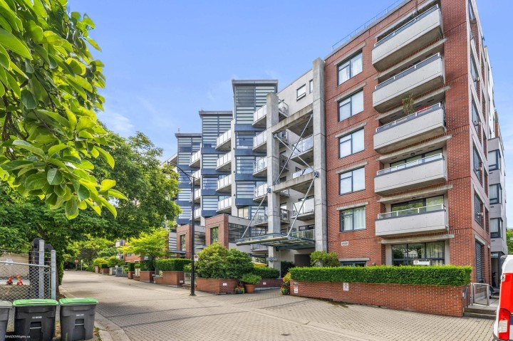 Photo 2 at 207 - 2228 Marstrand Avenue, Kitsilano, Vancouver West