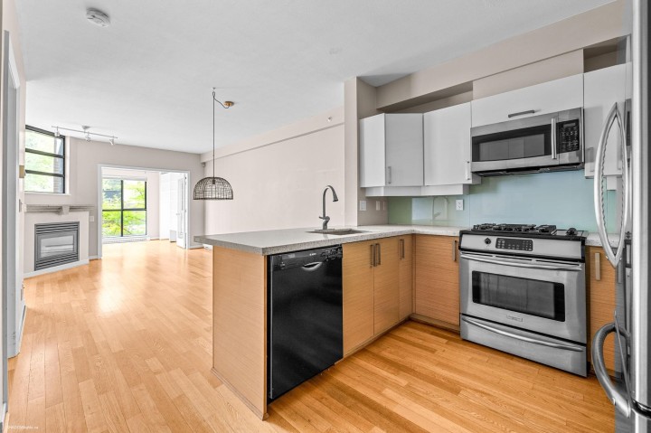 Photo 6 at 207 - 2228 Marstrand Avenue, Kitsilano, Vancouver West