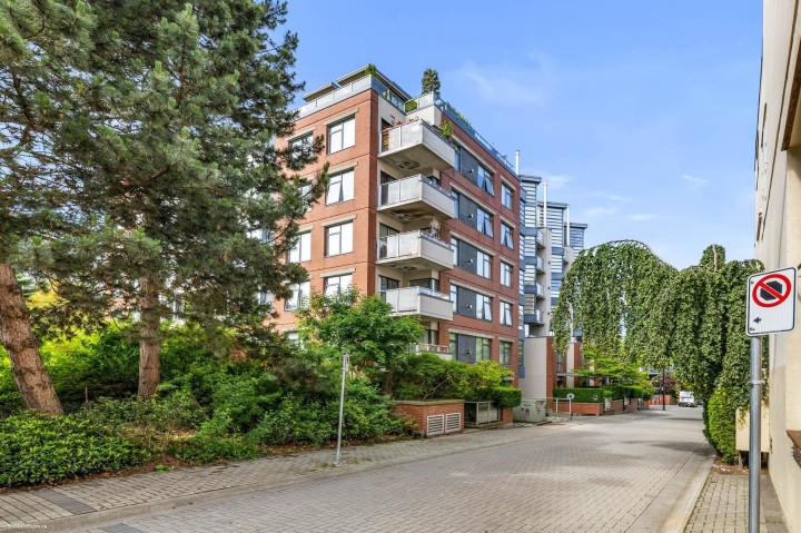 Photo 3 at 207 - 2228 Marstrand Avenue, Kitsilano, Vancouver West