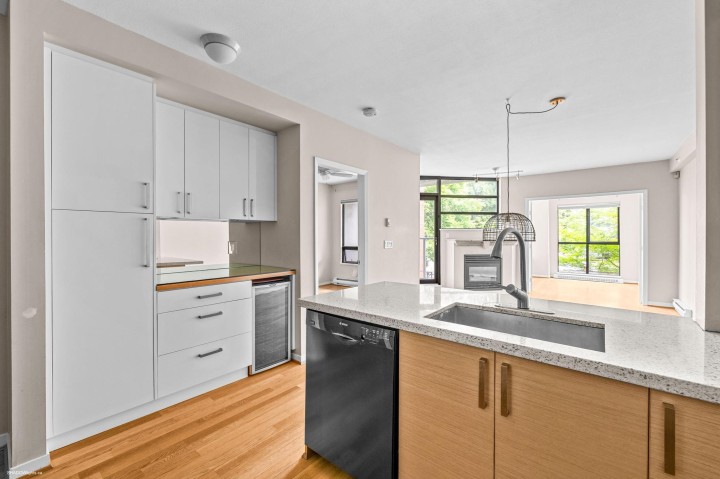 Photo 1 at 207 - 2228 Marstrand Avenue, Kitsilano, Vancouver West
