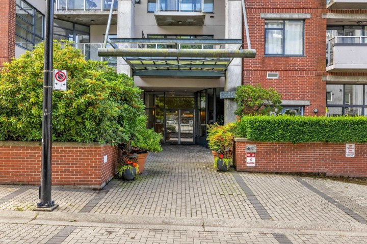 Photo 4 at 207 - 2228 Marstrand Avenue, Kitsilano, Vancouver West