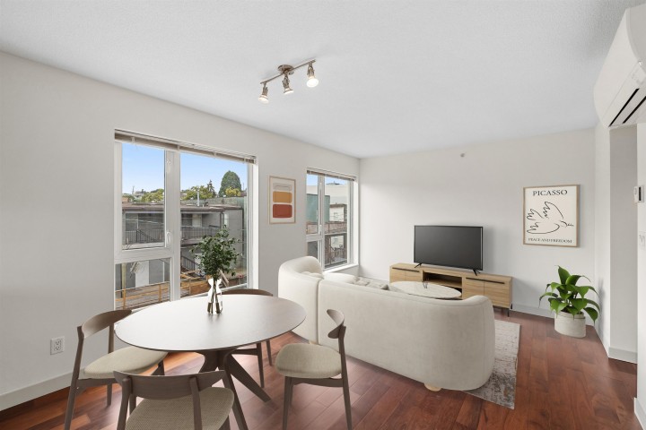 Photo 5 at 307 - 1808 W 3rd Avenue, Kitsilano, Vancouver West