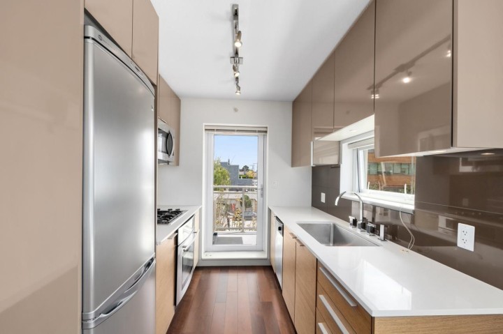 Photo 9 at 307 - 1808 W 3rd Avenue, Kitsilano, Vancouver West