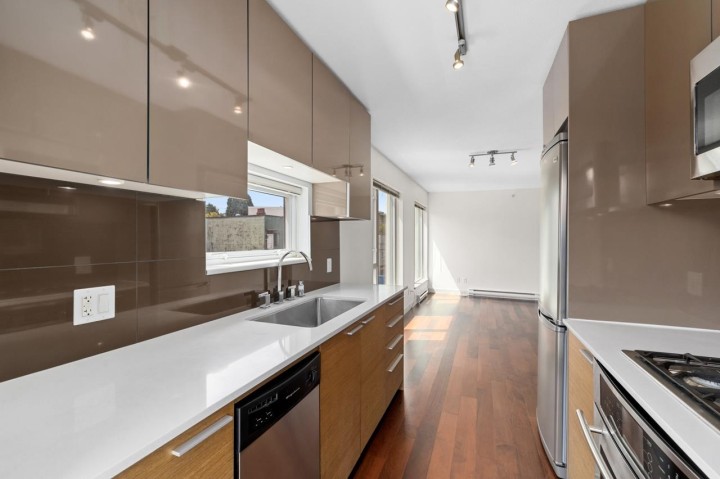 Photo 10 at 307 - 1808 W 3rd Avenue, Kitsilano, Vancouver West