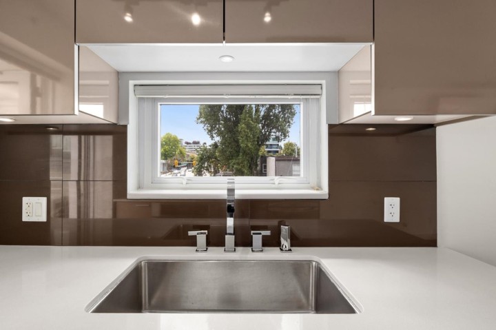 Photo 8 at 307 - 1808 W 3rd Avenue, Kitsilano, Vancouver West