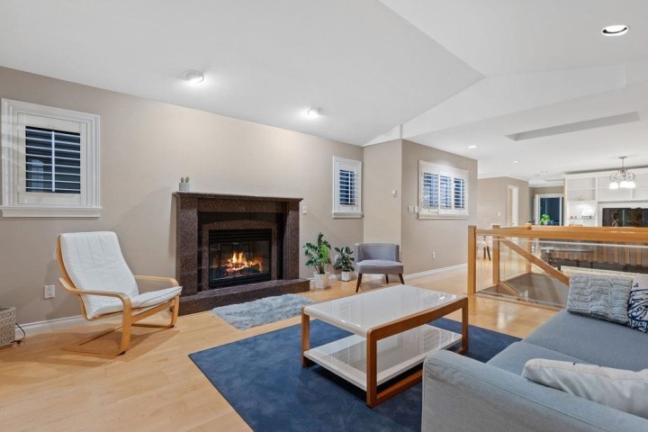 Photo 6 at 2517 Marine Drive, Dundarave, West Vancouver