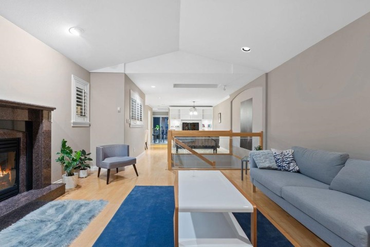 Photo 5 at 2517 Marine Drive, Dundarave, West Vancouver