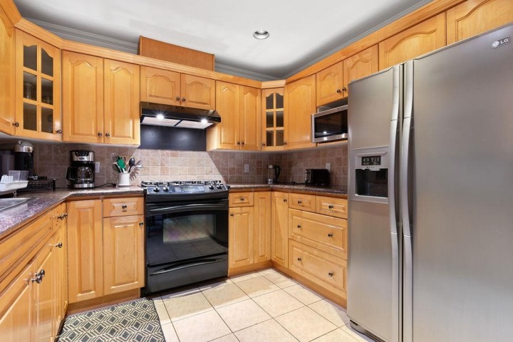 Photo 9 at 2517 Marine Drive, Dundarave, West Vancouver