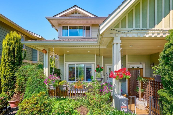 Photo 2 at 562 W Keith Road, Central Lonsdale, North Vancouver