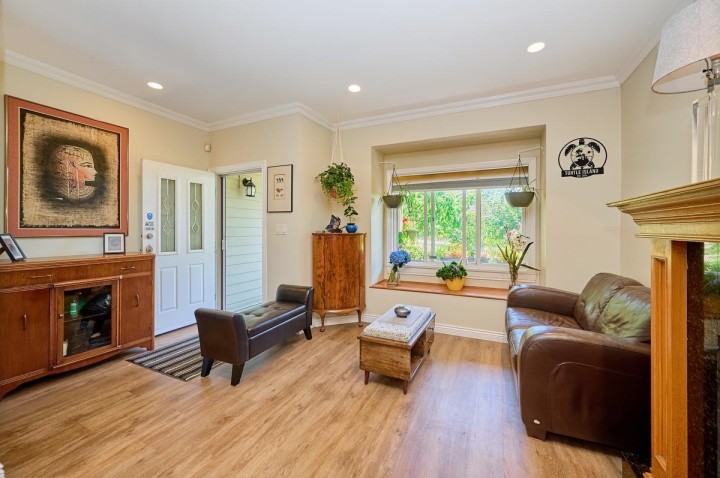 Photo 6 at 562 W Keith Road, Central Lonsdale, North Vancouver