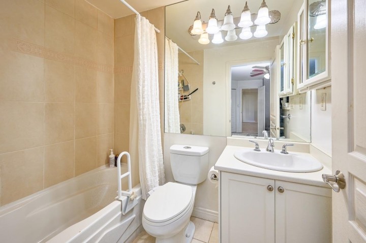 Photo 20 at 562 W Keith Road, Central Lonsdale, North Vancouver