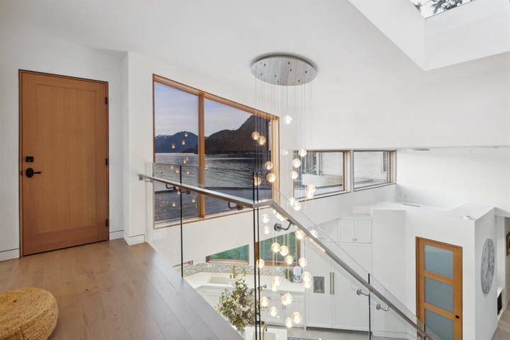 Photo 17 at 15 Brunswick Beach Road, Lions Bay, West Vancouver