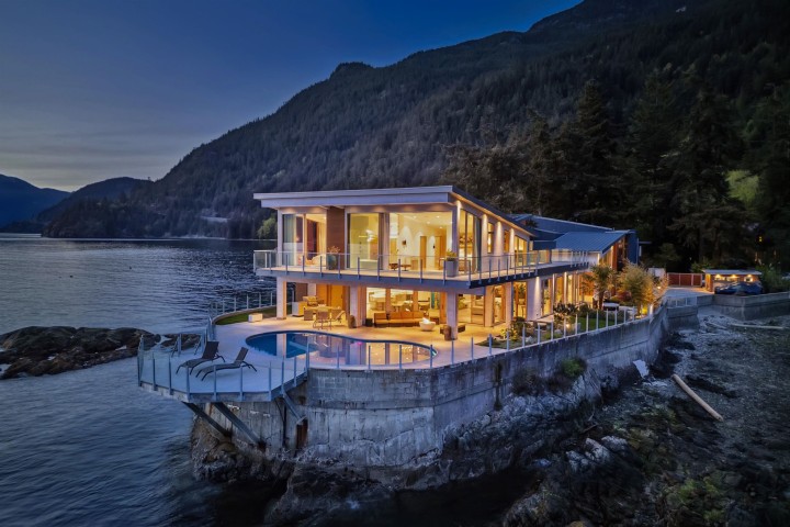 Photo 3 at 15 Brunswick Beach Road, Lions Bay, West Vancouver