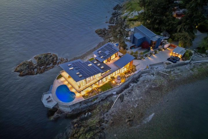 Photo 33 at 15 Brunswick Beach Road, Lions Bay, West Vancouver