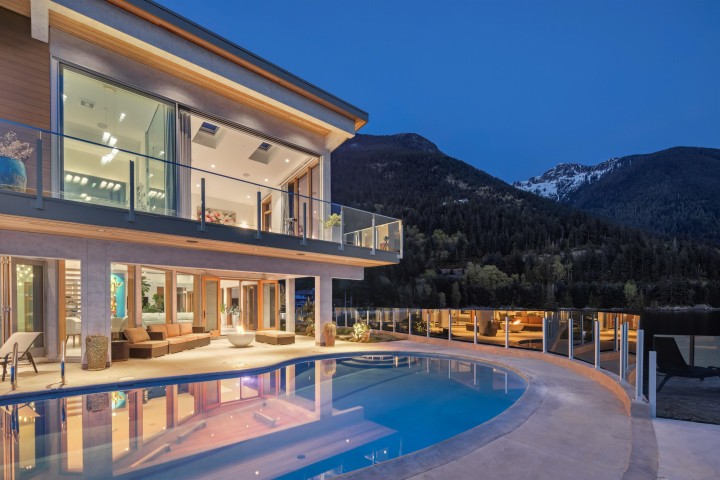 Photo 4 at 15 Brunswick Beach Road, Lions Bay, West Vancouver