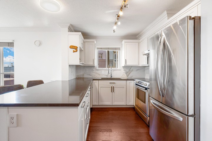 Photo 2 at 213 - 365 E 1st Street, Lower Lonsdale, North Vancouver