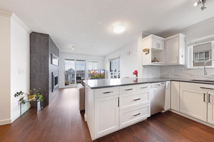 Photo 9 at 213 - 365 E 1st Street, Lower Lonsdale, North Vancouver