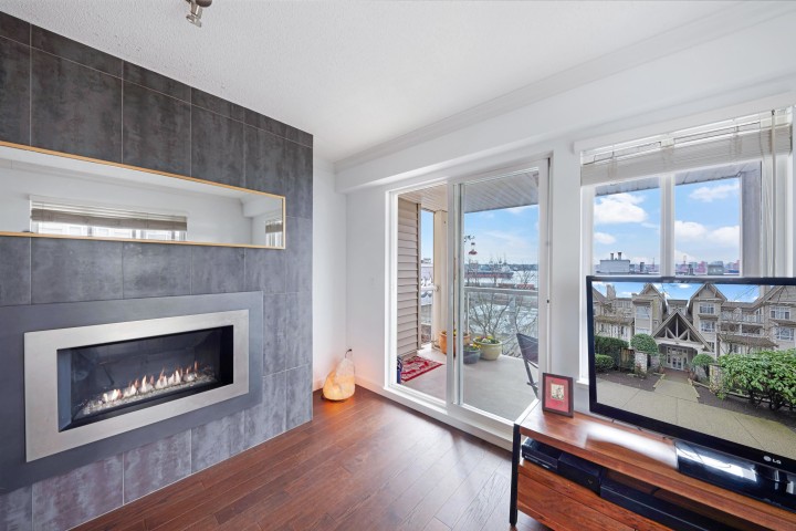 Photo 10 at 213 - 365 E 1st Street, Lower Lonsdale, North Vancouver