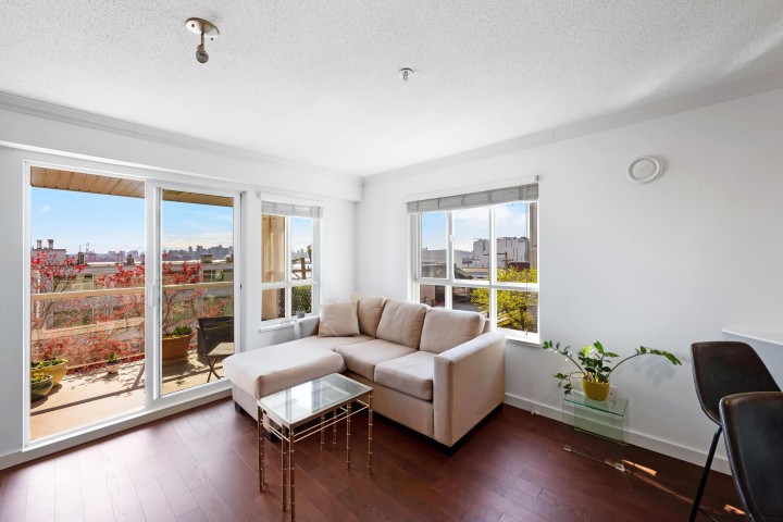 Photo 4 at 213 - 365 E 1st Street, Lower Lonsdale, North Vancouver