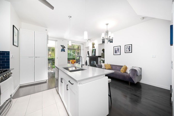 Photo 5 at 983 Richards Street, Downtown VW, Vancouver West